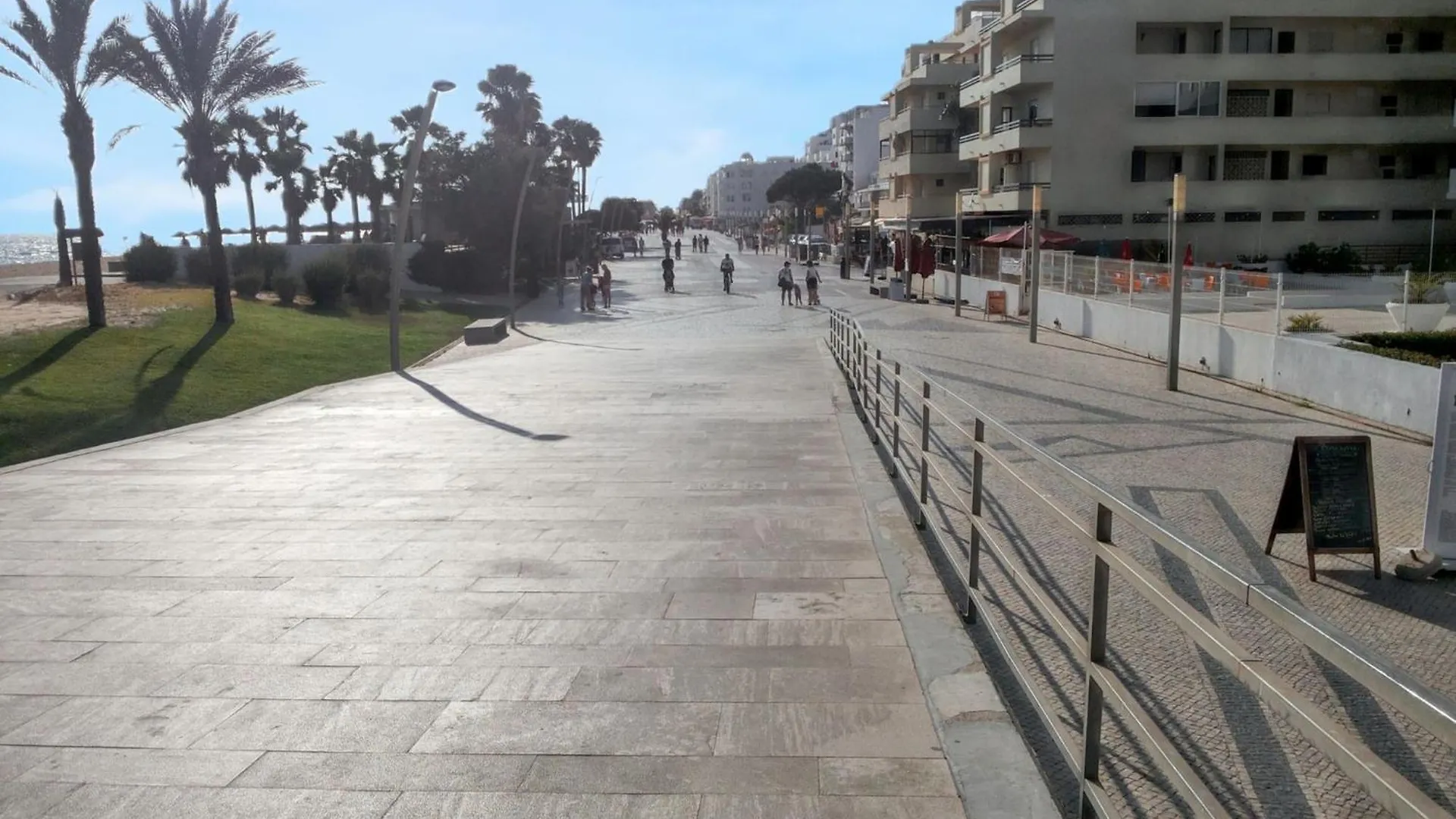 Charming Apartment In Quarteira 50 M² Terrace 0*,